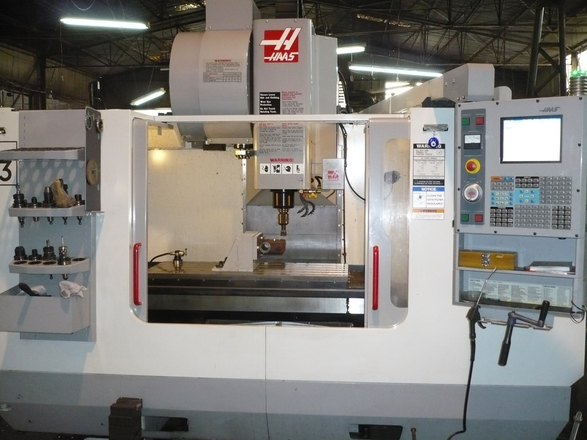 Νέα αυτόματη εργαλειομηχανή CNC HAAS – 4 αξόνων